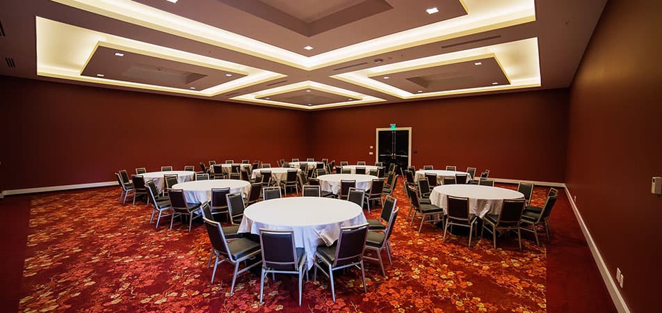 Meeting room with tables and chairs | Davenport Grand
