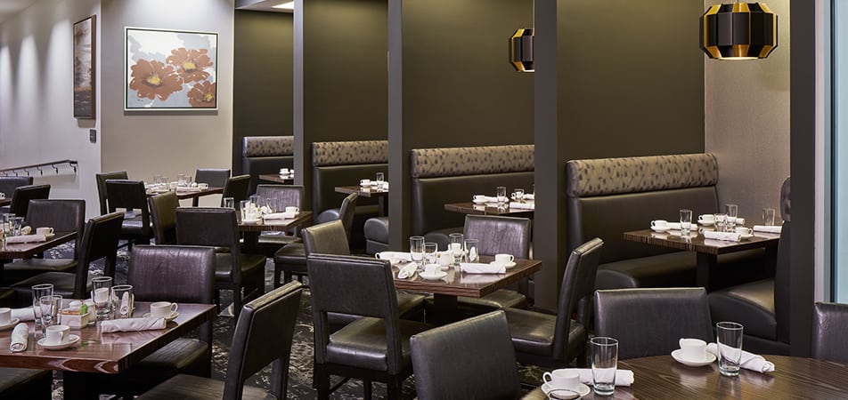 Davenport Grand Restaurant and Lounge tables