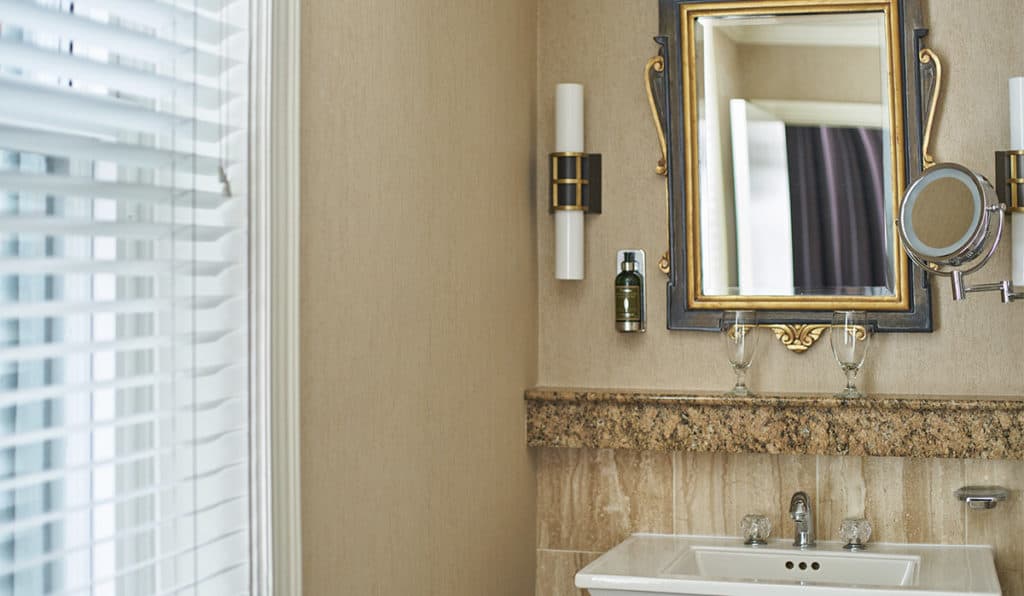Davenport Lusso Standard room Bathroom