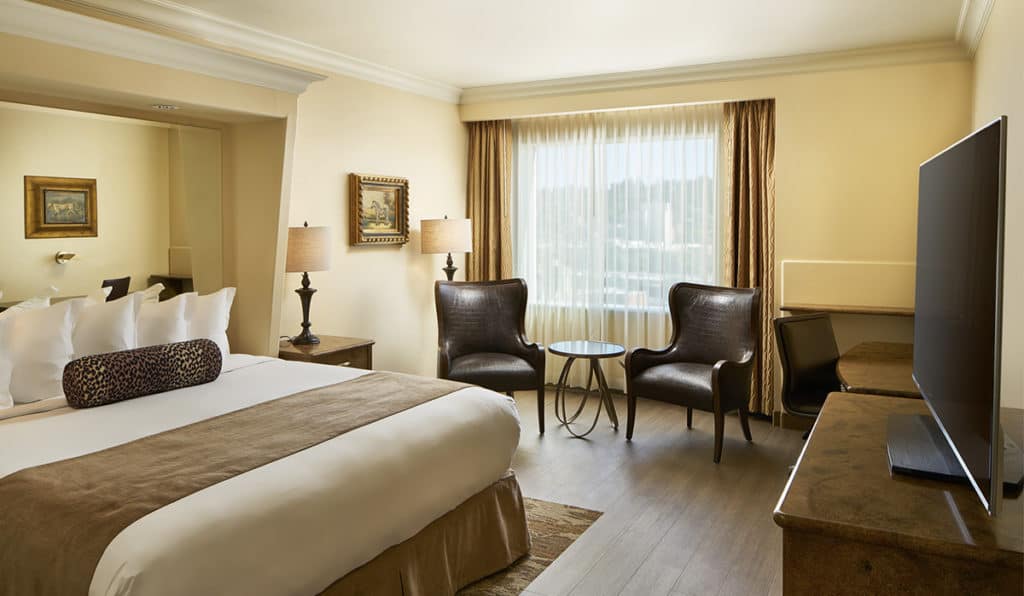 Davenport Tower Suites Bedroom