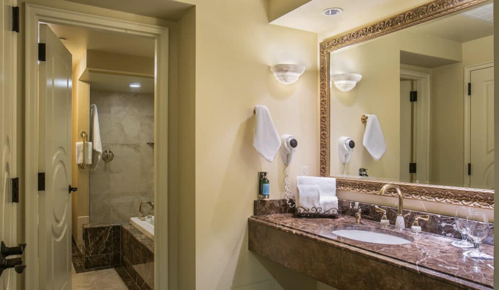 Bathroom | Parlor Suite | Historic Davenport