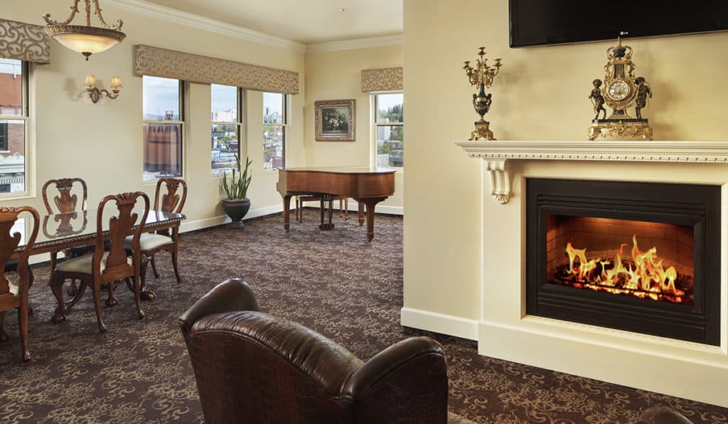 Presidential Suite- Piano and Fire Place | Historic Davenport