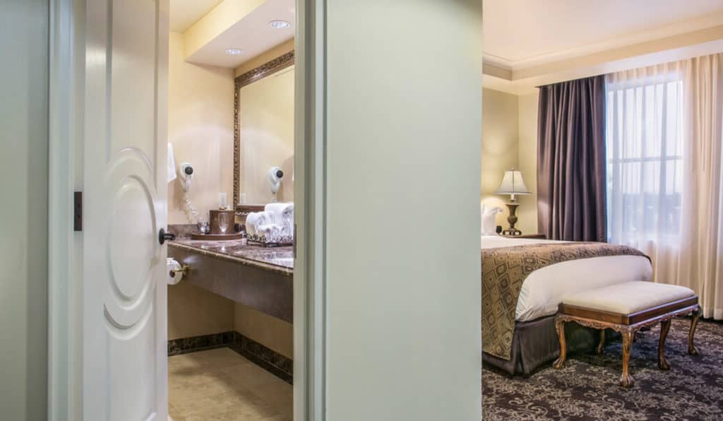 Bedroom and bathroom | Historic Davenport