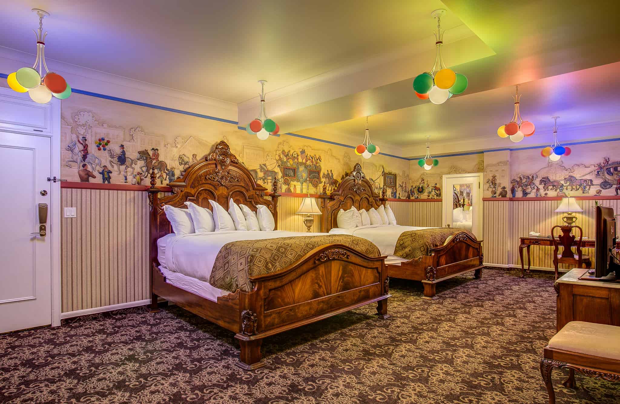 Whimsical Meets Historic: the Famous Circus Room>
