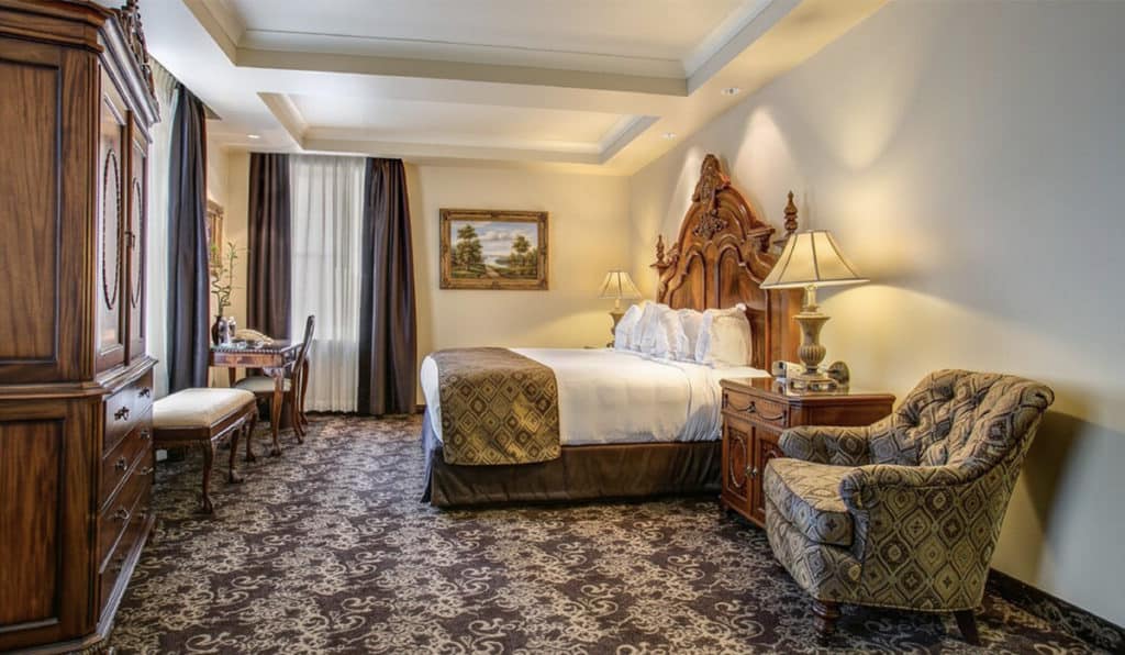 full bedroom view | Deluxe Room | Historic Davenport